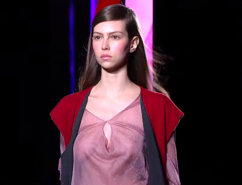 Pink knitwear top by VÚ Barcelona Fall Winter 2020 Collection and Joaquín Verdú's beautiful knitwear