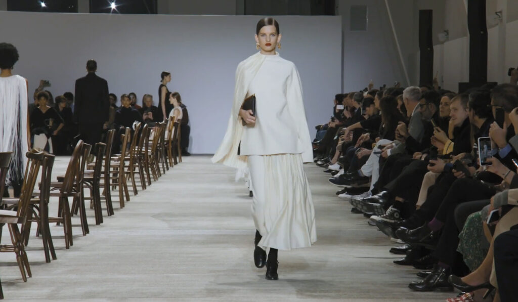 Luxury winter outift, look for women. Refined Design with Jil Sander Fall Winter 2020