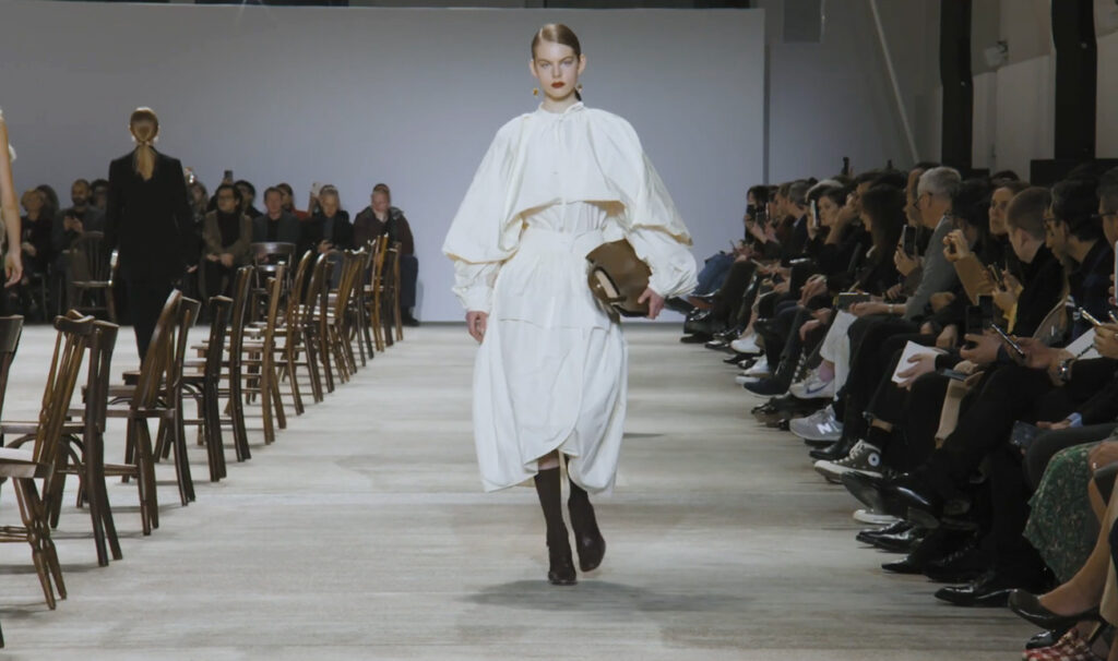 Off-white brilliant dress. Refined Design with Jil Sander Fall Winter 2020